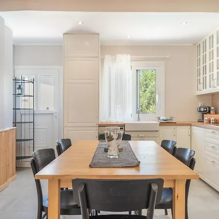 Semesterbostad Stathis Exanthia