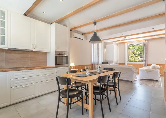 Stathis Semesterbostad